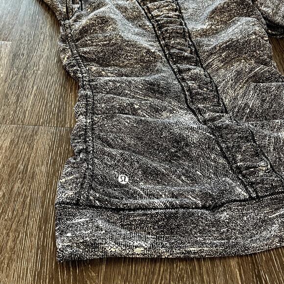 Lululemon Athletica Cypress Kiss 1/2‎ Zip Rush Jacquard Black White Size 8 Top - Picture 14 of 16